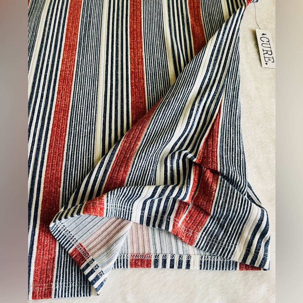 CURE. Striped Red and Black Women's Top Sz L - Picture 3 of 8